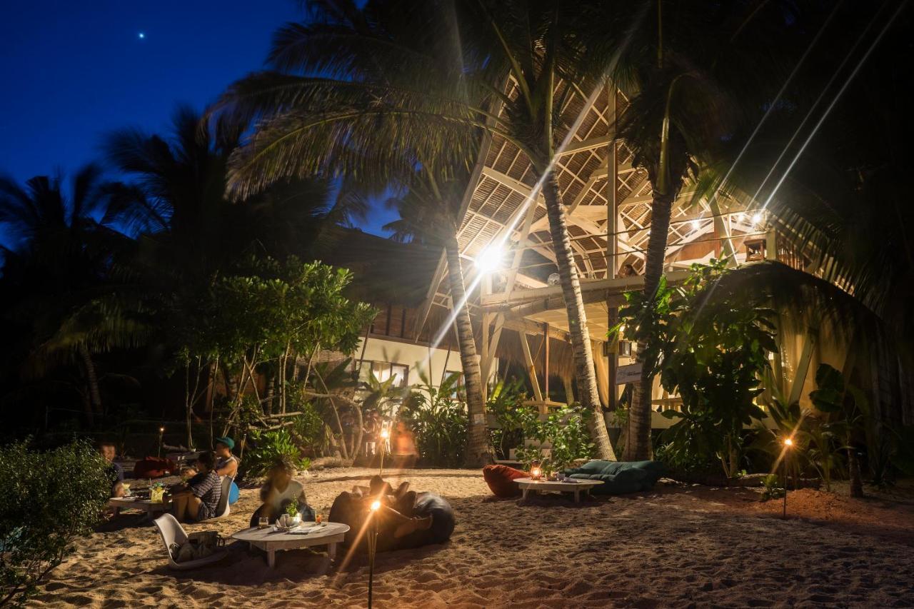 White Banana Beach Club เจเนอรัลลูนา ภายนอก รูปภาพ